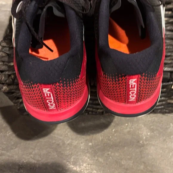 Nike men’s Met Con Running Shoes Size 9.5 - Picture 3 of 7